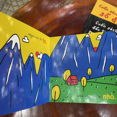 (Bìa cứng in màu bo góc – sách cho trẻ mẫu giáo) BỘ 3 CUỐN SÁCH TƯƠNG PHẢN-Cuốn sách đầu tiên về màu sắc-Cuốn sách đầu tiên về đối lập-Cuốn sách đầu tiên về số đếm -  - Thùy Cốm - Thuỳ Cốm & Thuý Hường minh hoạ - NXB Hà Nội – Crabit Kidbooks