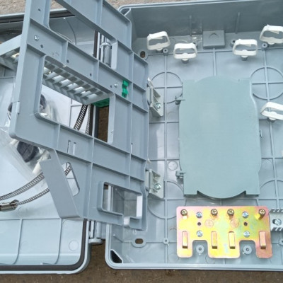 Hộp phối quang 16/24FO Outdoor nhựa, đầy đủ phụ kiện. Hàng nhập khẩu