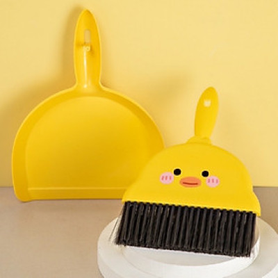 Chổi quét bụi bàn thờ mini đa năng  kèm ky hốt rác có lỗ treo lên  , được kết dày giúp  làm sạch bụi bẩn nhanh chóng ,dễ dàng gom bụi ở những khe nhỏ phù hợp cho mọi nơi trong nhà 