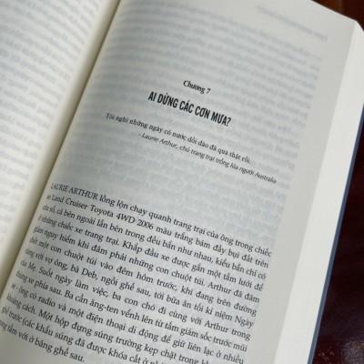 CƠN KHÁT KHỦNG KHIẾP - Cuộc sống bí mật và tương lai đầy sóng gió của nước - Charles Fishman - Nguyễn Nguyên Hy dịch - NXB Tri Thức (Bìa mềm)