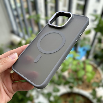 Ốp lưng nhám chống vân tay dành cho iPhone 15 Pro Max sạc không dây Filada - hàng chính hãng