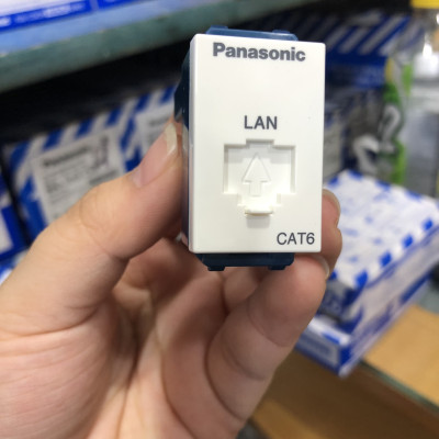Ổ mạng Cat6 Panasonic WEV-24886SW dòng Wide - Hàng chính hãng