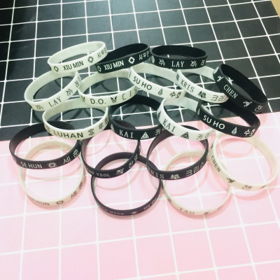 VÒNG TAY. LẮC TAY CAO SU EXO VÀ THÀNH VIÊN KPOP COMBO 5 CÁI MẪU KHÁC NHAU