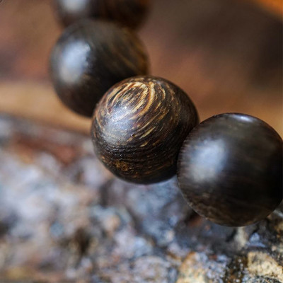 Vòng tay Trầm Sánh hạt tròn 12mm