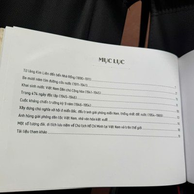 (Sách ảnh, bìa cứng) CHỦ TỊCH HỒ CHÍ MINH - HÀNH TRÌNH ĐẾN THẮNG LỢI - Đỗ Hoàng Linh - Huy Hoàng Bookstore
