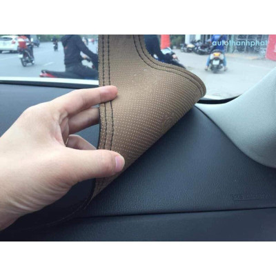 Thảm taplo Da vân Cacbon xe TOYOTA VIOS đời 2018-2022 cao cấp, chống nóng, trơn trượt