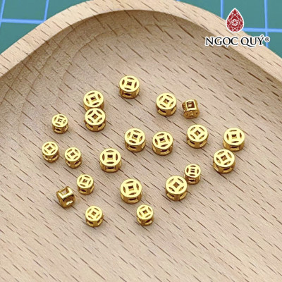 Charm kim tiền mạ vàng xỏ ngang - Ngọc Quý Gemstones