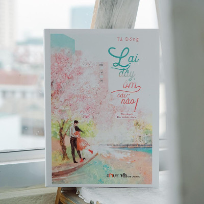 Sách - Lại Đây, Ôm Cái Nào - Đinh Tị Books