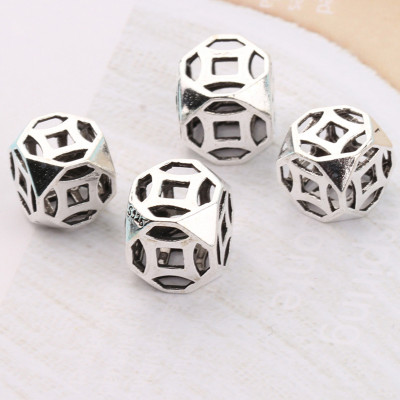 Charm bạc xỏ ngang hình đồng tiền - Ngọc Quý Gemstones