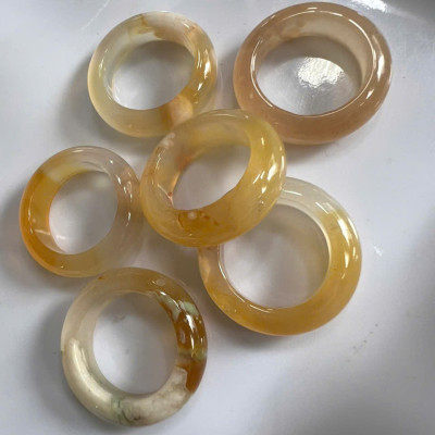 Nhẫn Nữ mới Đá Mã Não Bông Vàng Trắng Đậm Nhạt Bóng Đẹp Ni 17mm Cao 7mm Dầy 4mm Chị em Nữ mệnh Kim mệnh Thủy mệnh Thổ đeo lên tay xinh xắn may mắn ạ