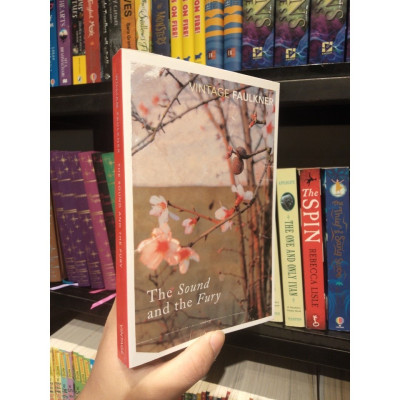 Sách - The Sound and the Fury by William Faulkner -  (Vintage classics) - Sách tiếng anh, bìa mềm