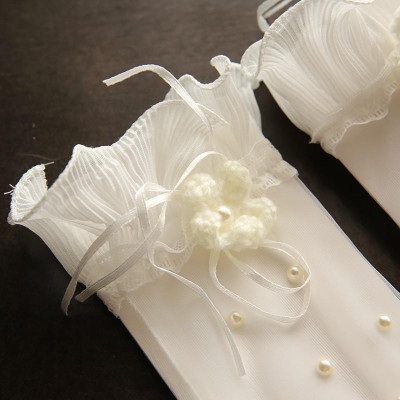 Găng tay cô dâu ngắn vải voan đính hạt nhẹ nơ hoa kết tay bèo nhún trắng giangpkc phụ kiện cưới