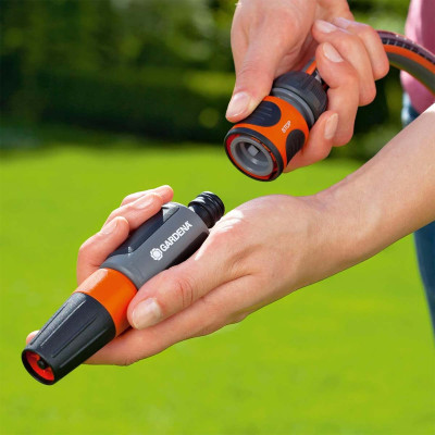 Vòi phun cổ điển cầm tay Gardena 18300-50