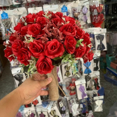Hoa cầm tay cô dâu - hoa Hồng tỷ muội đỏ -phụ kiện cưới Giang