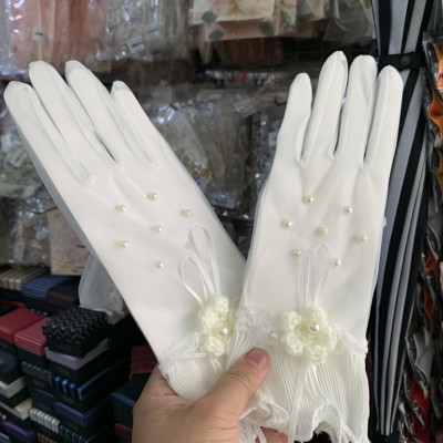 Găng tay cô dâu ngắn vải voan đính hạt nhẹ nơ hoa kết tay bèo nhún trắng giangpkc phụ kiện cưới