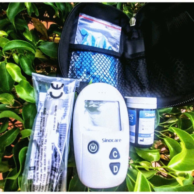 Máy Đo Đường Huyết, Máy Đo Lượng Đường Trong Máu Tại Nhà Safe Accu tặng que đo và kim thử máu hàng cao câp