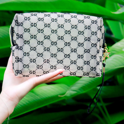 Túi đựng mỹ phẩm cao cấp họa tiết hiện đại Care4u 18x9x12 cm