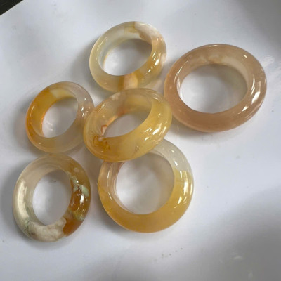 Nhẫn Nữ mới Đá Mã Não Bông Vàng Trắng Đậm Nhạt Bóng Đẹp Ni 17mm Cao 7mm Dầy 4mm Chị em Nữ mệnh Kim mệnh Thủy mệnh Thổ đeo lên tay xinh xắn may mắn ạ