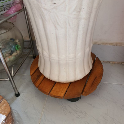 Đế Lót Chậu Cây Có Bánh Xe Thương Hiệu ANKAN, Đế Để Chậu Cây, Có Bánh Xe, Mặt Tròn Bằng Gỗ Tràm, Màu Vàng Đường Kính 30 Cm, Tải Trọng 80kg - Dễ Dàng Đẩy Cây Ra Ngoài Phơi Nắng, Dọn Dẹp Sân Vườn Khi Trời Mưa