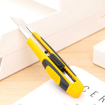 Dao Rọc Giấy - Deli 2047