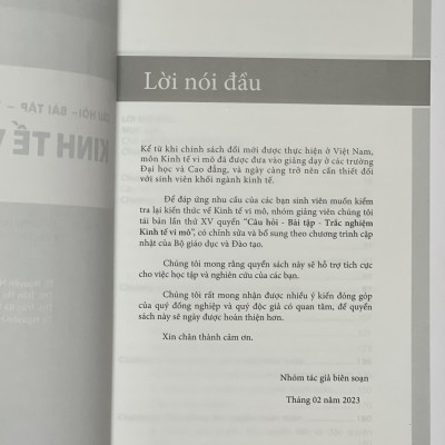 Sách - Câu hỏi - Bài Tập - Trắc Nghiệm Kinh Tế Vi Mô Tái Bản Lần Thứ XV (có sửa chữa và bổ sung)