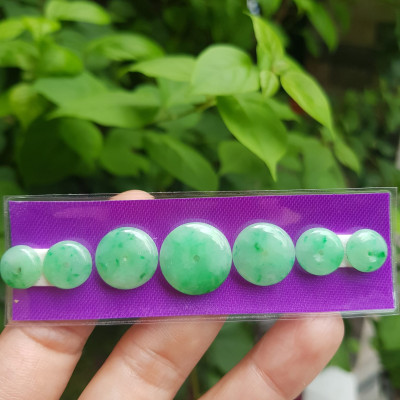 Bộ Trang Sức Lắc Tay Gồm Dãy 7 Đồng Tiền Xanh lớn nhỏ đều quá đẹp  Chất liệu đá cẩm thạch tự nhiên mệnh mộc hỏa thủy  Nữ bọc vàng làm lắc tay đeo rất đẹp tuyệt vời ạ