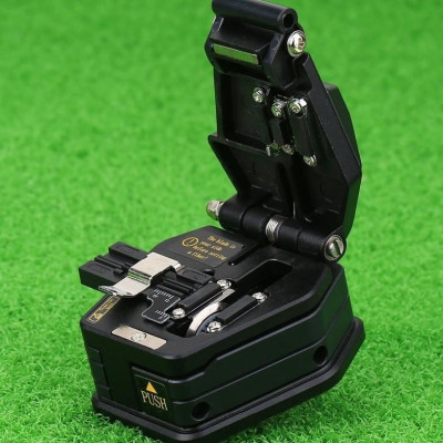 Dao cắt sợi quang đen SKL-6C màu đen