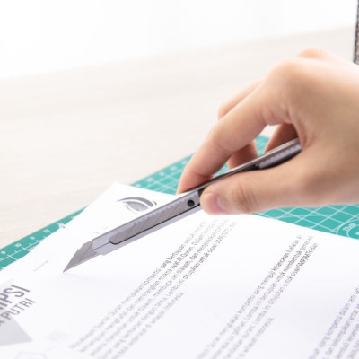 Dao rọc giấy văn phòng các loại có nắp trượt tiện dụng