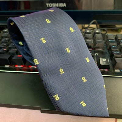 Mẫu Cavat nam trung niên hot nhất 2020 chất liệu ba lớp thêu hoa văn vàng tinh tế GiangPKC