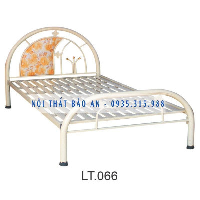 Giường sắt 1m6 x 2m bảo hành 1 năm