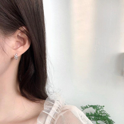 Khuyên tai bạc 925 tạo hình lá oliu nhẹ nhàng trẻ trung lấp lánh cá tính độc đáo mới lạ duyên dáng Dế Bạc - K5946