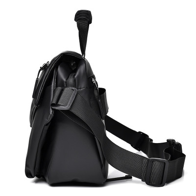 Túi đeo chéo nam cao cấp phong cách mới BEE GEE – DCN9326