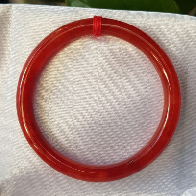 Vòng Cẩm Thạch đỏ đẹp CN 54mm x chột 6,8mm màu đỏ tươi đều bóng đẹp chuẩn hợp nữ mạng hỏa mạng thổ 53kg- 60kg đeo đẹp tay may mắn tốt sức khỏe công việc rực rỡ tài lộc quà tặng ý nghĩa cho Mẹ, mình & người thân ạ