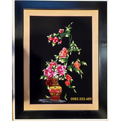 Tranh thêu tay – Bình Hoa Hồng 