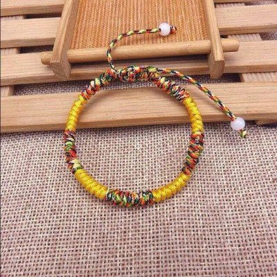 Vòng tay dây ngũ sắc Tây Tạng màu vàng