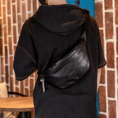 Túi đeo chéo nam phong cách mới  - BEE GEE DCN9156