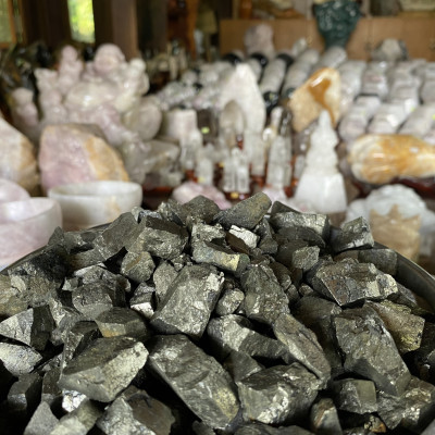 Đá vàng găm NHASAN DVGV “Trấn trạch, trừ tà, xử lý những tia ác xạ xấu” 