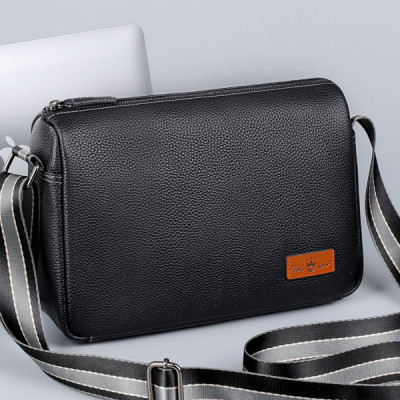 Túi đeo chéo nam DA BÒ THẬT - BEE GEE DCN9426