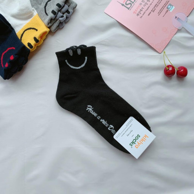 Tất vớ nữ cổ cao mặt cười Kikiya Hàn Quốc W-C-017