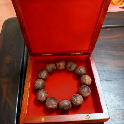 Hộp đựng vòng gỗ sưa đỏ  ,đồ trang sức ,phong thủy bằng gỗ hương cao cấp  kt 13×13×4cm 