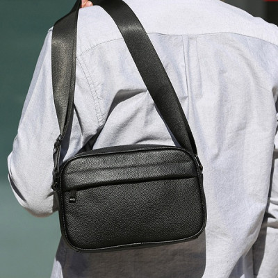 Túi đeo chéo nam DA BÒ THẬT - BEE GEE DCN9427