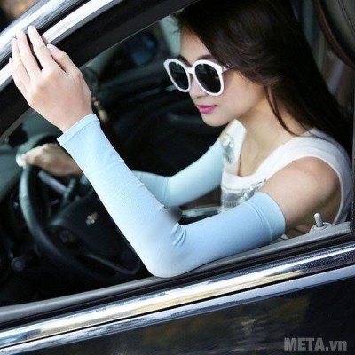 Găng  tay chống nắng unisex  thiết kế  co giãn 4 chiều ,  phù hợp tất cả cỡ tay  , chống tia  UV  và  các tia  tử  ngoại  , dùng đi phượt ,  lao động ngoài trời 