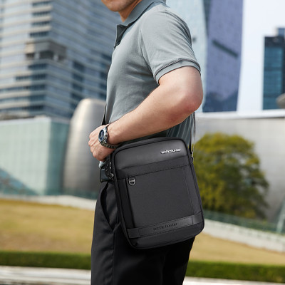 Túi đeo chéo nam Arctic Hunter K00162 chất liệu Oxford chống thấm nước, đựng ipad, thiết kế nhiều ngăn tiện dụng