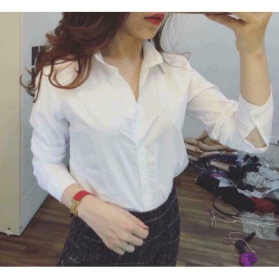 Áo sơ mi trắng dài tay