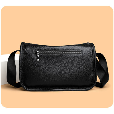 Túi đeo chéo nam kiểu dáng mới - BEE GEE DCN9410