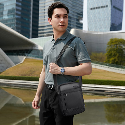 Túi đeo chéo nam Arctic Hunter K00162 chất liệu Oxford chống thấm nước, đựng ipad, thiết kế nhiều ngăn tiện dụng