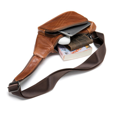 Túi đeo chéo nam DA BÒ THẬT – BEE GEE DCN9336A