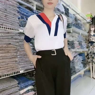 Set áo sơ mi và quần ống đứng chất lượng cao.