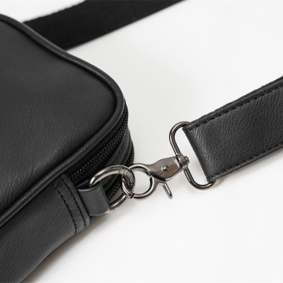 Túi đeo chéo nam phong cách mới – BEE GEE DCN9351