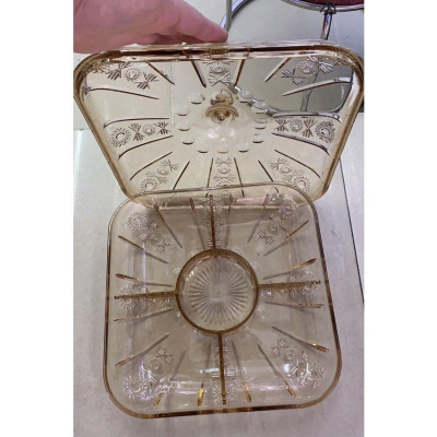 Khay đựng mứt tết  bằng nhựa trong Acrylic màu vàng